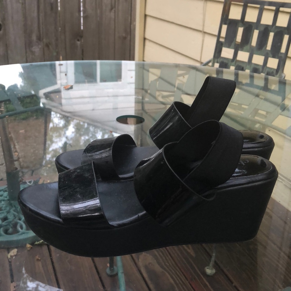 Platform black sandals